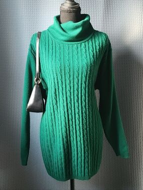 Karen Lessly Green Cable-Knit Turtleneck Sweater
